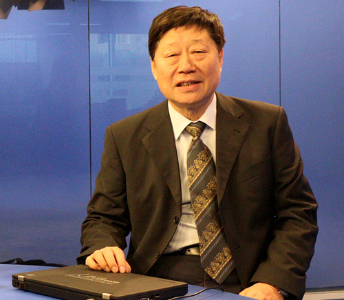 �������F(tu��n)CEO���������Ƅ�(d��ng)��(li��n)�W(w��ng)�r(sh��)�� ��С��I(y��)��ν^������