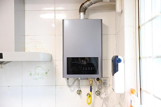 即開(kāi)即熱 澎湃熱水分秒必達(dá) 海爾雙增壓零冷水燃?xì)鉄崴髟u(píng)測(cè)