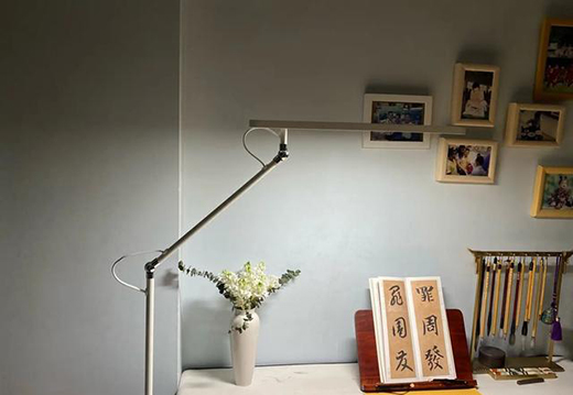 歐普照明LED落地?zé)?，光線更均勻做到無可視頻閃，視覺體驗柔和