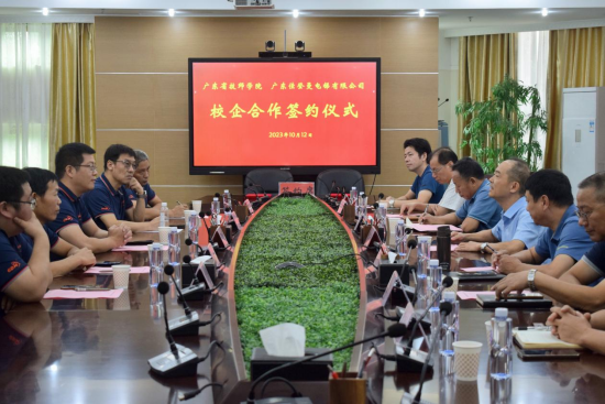 佳登曼電梯與廣東技師學(xué)院成功簽署校企合作協(xié)議