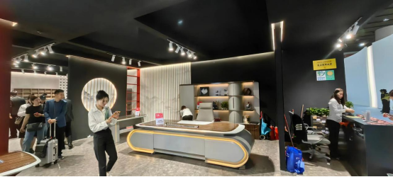 Ʒ�|(zh��)�c��(chu��ng)�²��棬������Դ�ڏV�ݼҾ�չ��Ů���